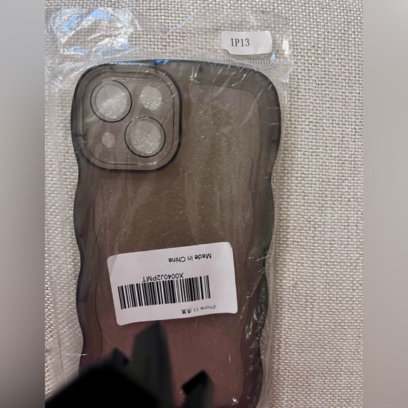 BRAND NEW iPhone 13 Case - Picture 3 of 6